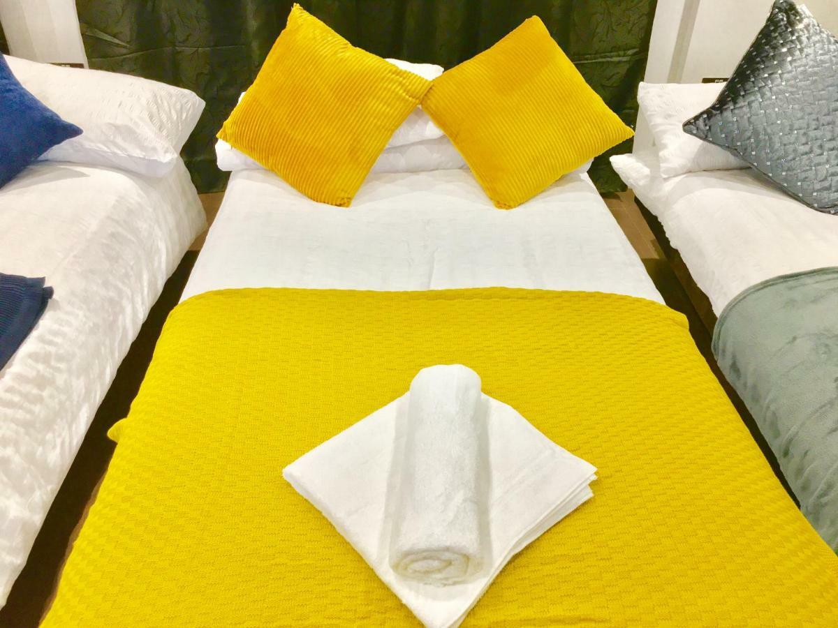 2 Bedrooms Modern Apartment, Lounge, Full Kitchen, Balcony, 5 Minutes Stratford Station 런던 외부 사진