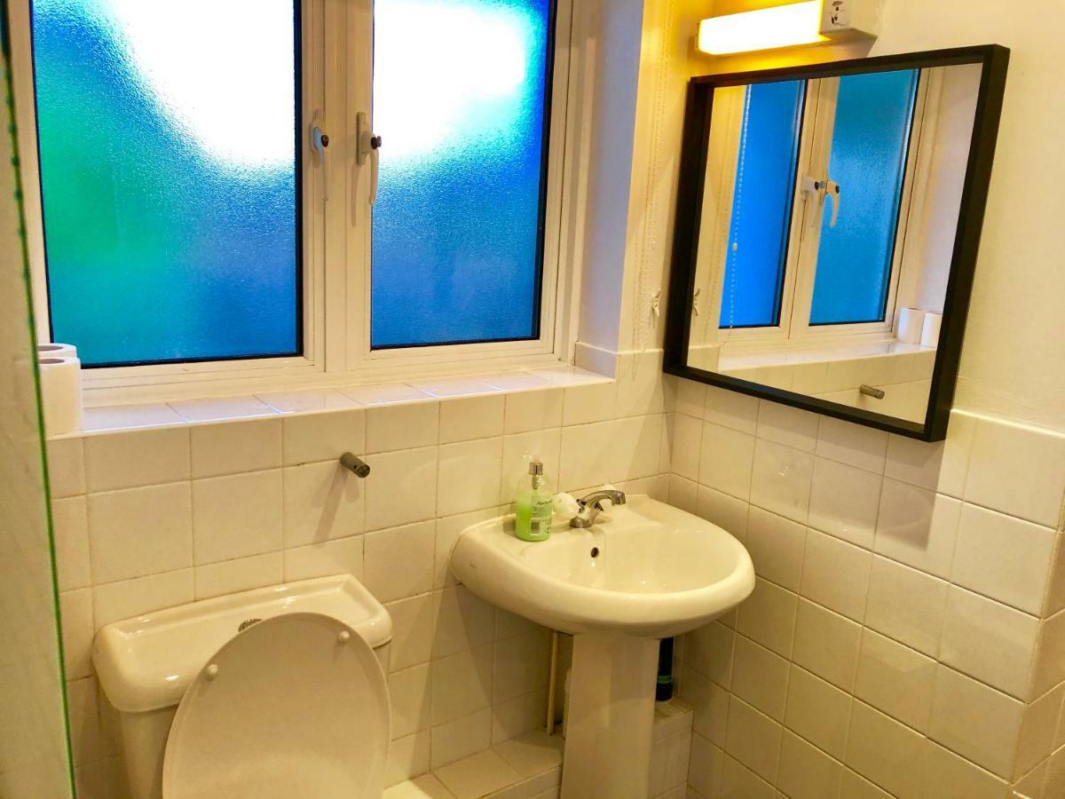 2 Bedrooms Modern Apartment, Lounge, Full Kitchen, Balcony, 5 Minutes Stratford Station 런던 외부 사진