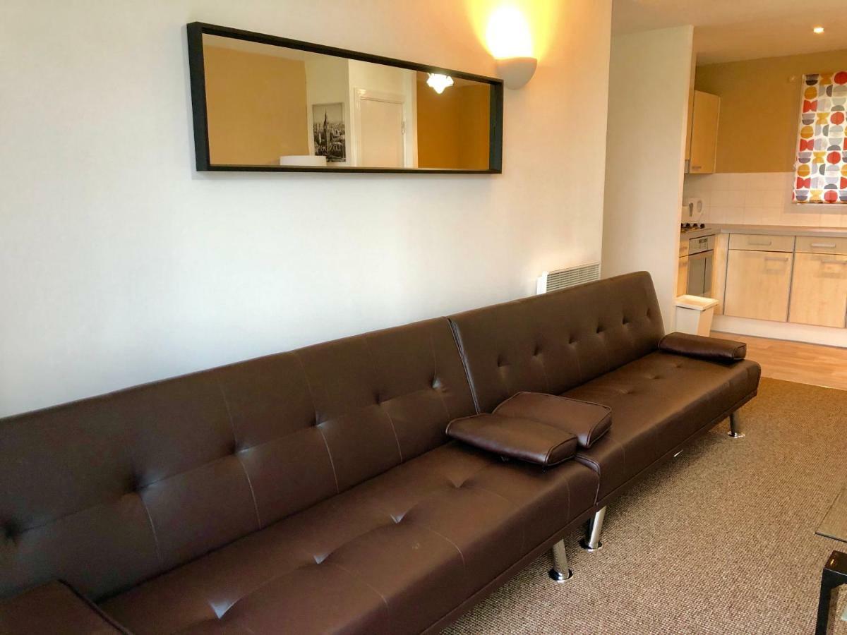 2 Bedrooms Modern Apartment, Lounge, Full Kitchen, Balcony, 5 Minutes Stratford Station 런던 외부 사진