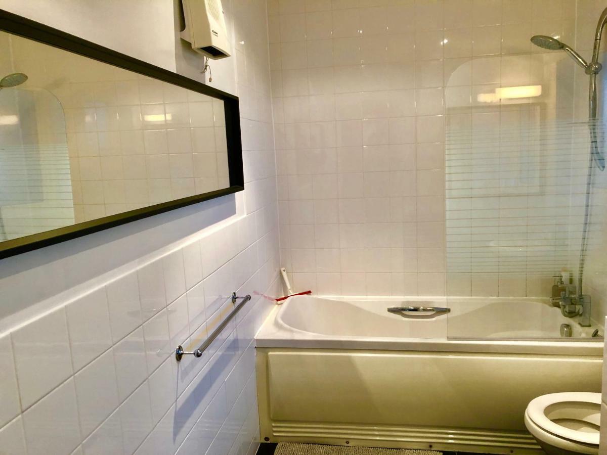2 Bedrooms Modern Apartment, Lounge, Full Kitchen, Balcony, 5 Minutes Stratford Station 런던 외부 사진