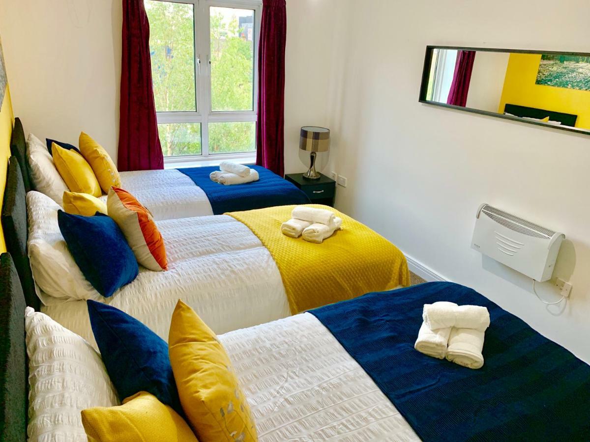 2 Bedrooms Modern Apartment, Lounge, Full Kitchen, Balcony, 5 Minutes Stratford Station 런던 외부 사진