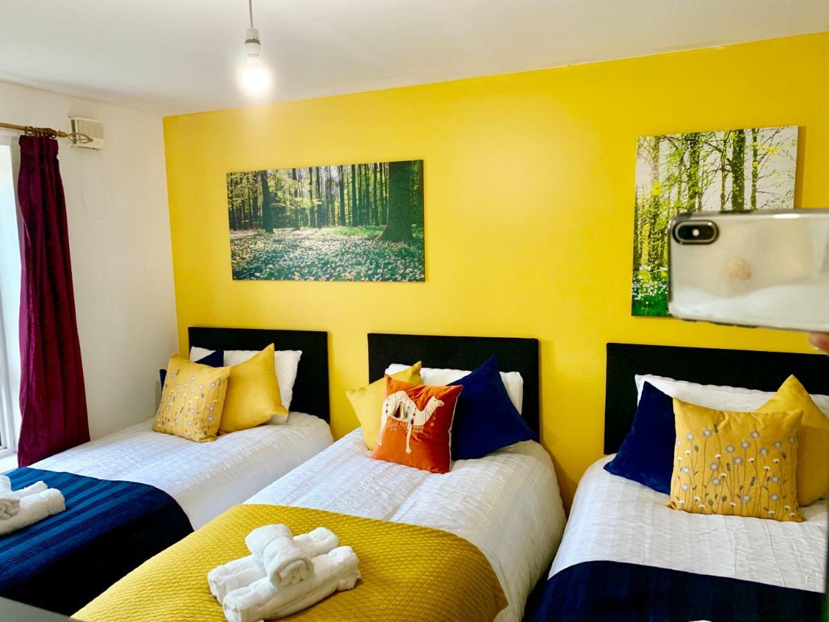 2 Bedrooms Modern Apartment, Lounge, Full Kitchen, Balcony, 5 Minutes Stratford Station 런던 외부 사진