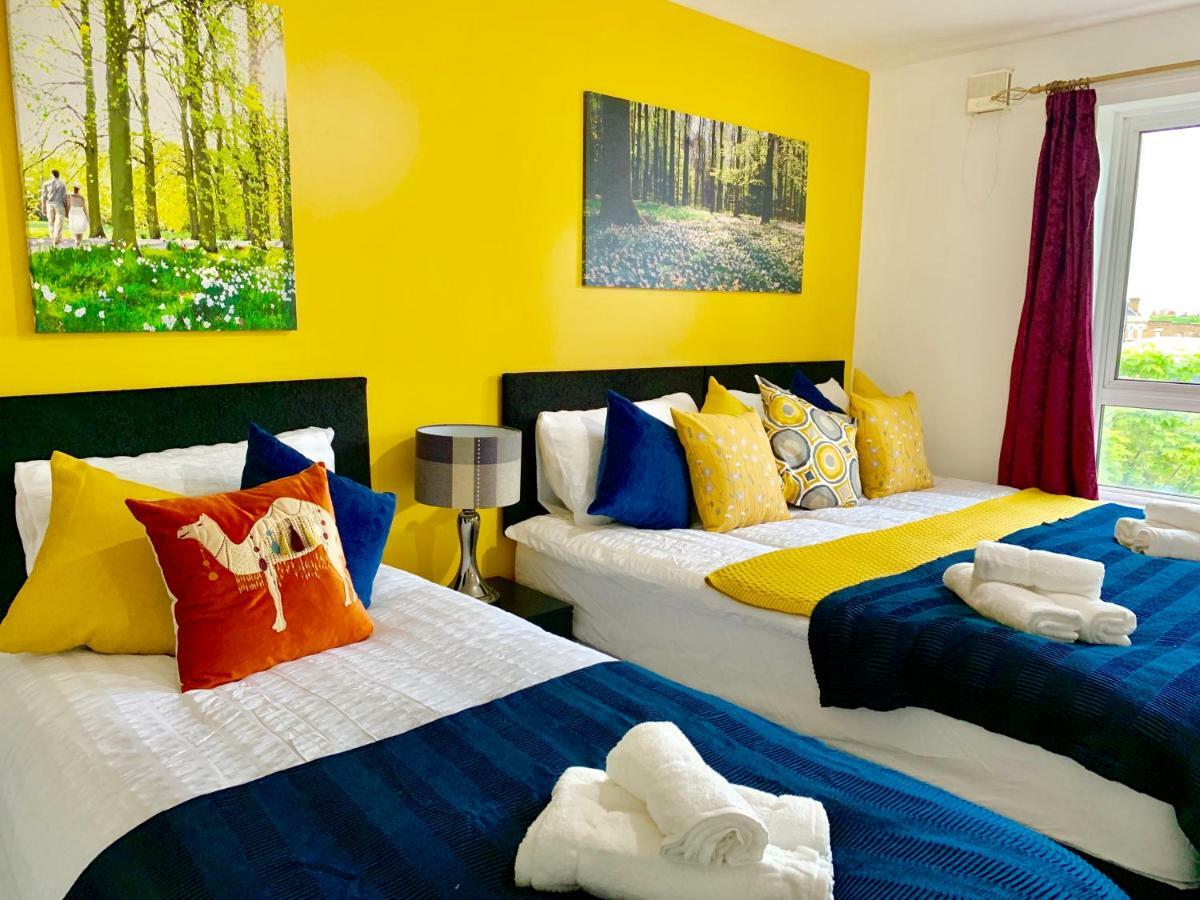 2 Bedrooms Modern Apartment, Lounge, Full Kitchen, Balcony, 5 Minutes Stratford Station 런던 외부 사진